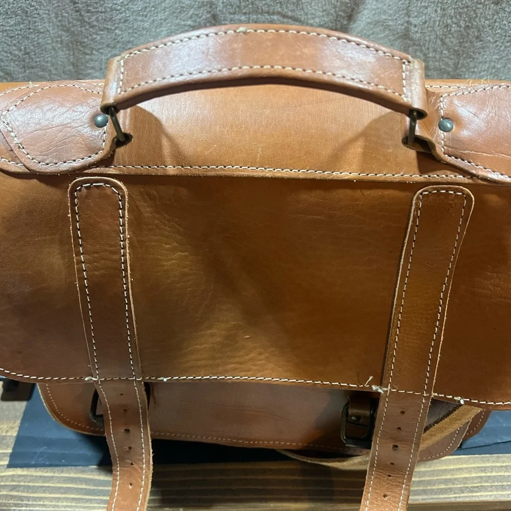 Classic Tan Leather Men's Bag